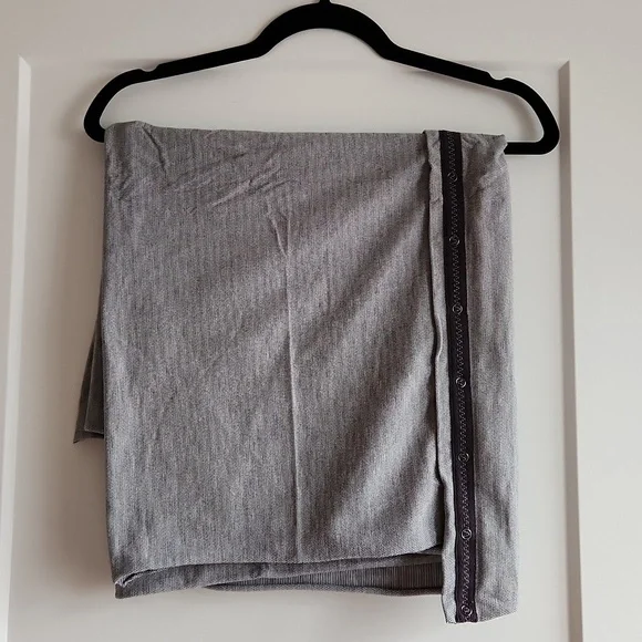 NWOT lululemon Vinyasa Scarf, Light Grey - Picture 5 of 12